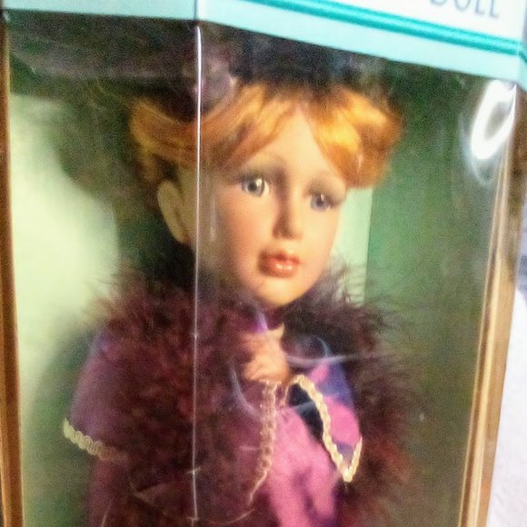 💜 Vintage Birthstone Collection Porcelain HandCrafted Doll (Amethyst) Febuary - Picture 3 of 16